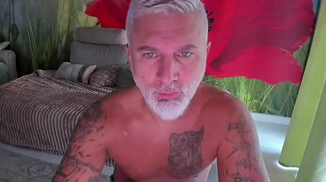 BlowMyXXL Webcam show
