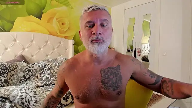 BlowMyXXL's Webcam Show