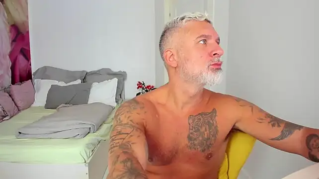 BlowMyXXL Webcam show