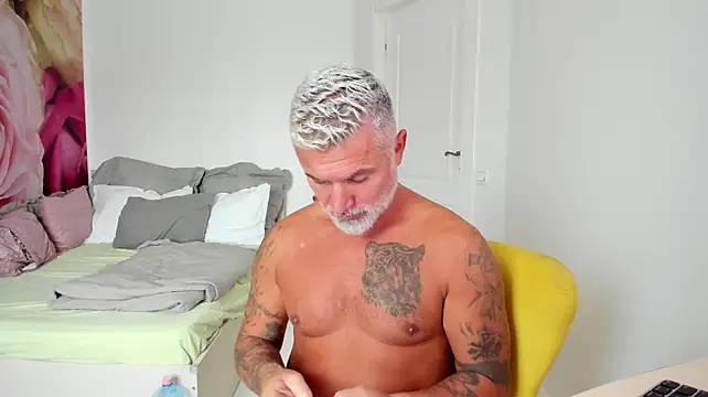Show de BlowMyXXL na webcam