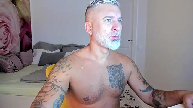 BlowMyXXL Webcam show