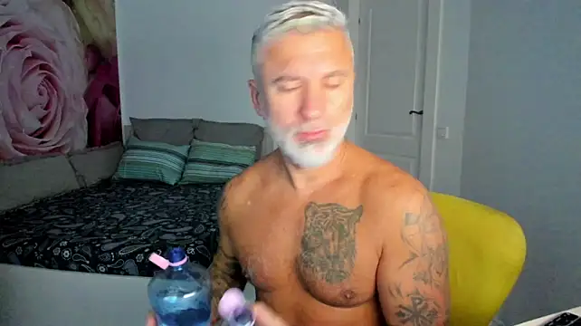 BlowMyXXL Webcamshow