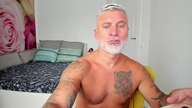 BlowMyXXL Webcam show
