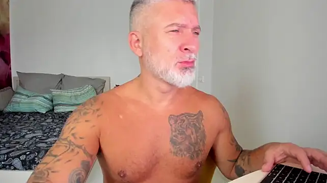 BlowMyXXL Webcam show