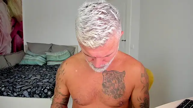 BlowMyXXL Webcam show