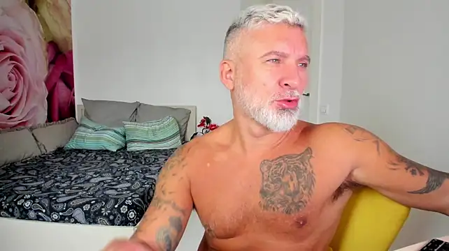 BlowMyXXL Webcam show