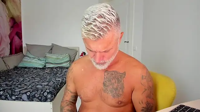 BlowMyXXL Webcam show