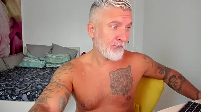BlowMyXXL Webcam show