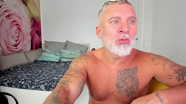 Show modela BlowMyXXL na web-kameri