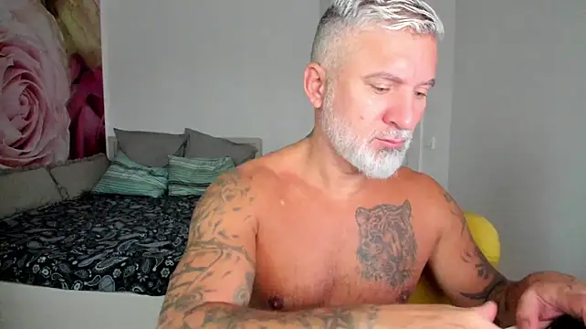 BlowMyXXL Webcam show