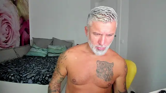 BlowMyXXL's Webcam Show