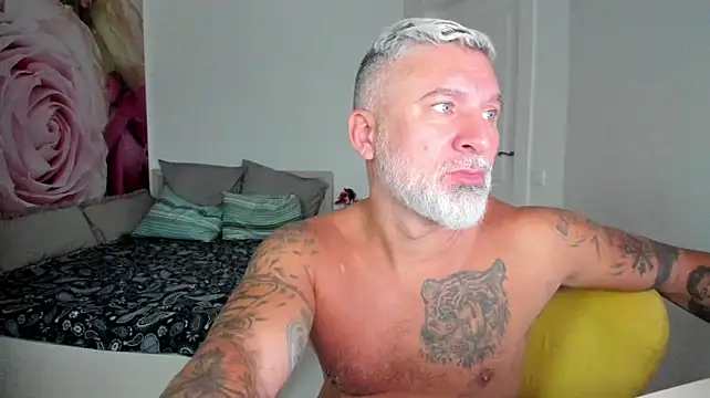 BlowMyXXL Webcam show