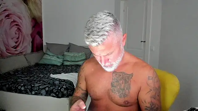 BlowMyXXL Webcam show