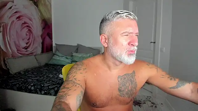 BlowMyXXL: διαδικτυακό σόου στην κάμερα