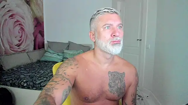 BlowMyXXL's Webcam Show