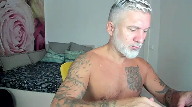 BlowMyXXL's Webcam Show