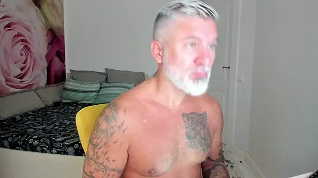 BlowMyXXL Show in webcam
