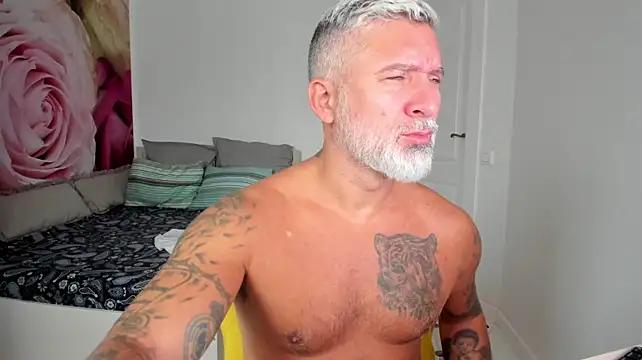 BlowMyXXL Webcam show