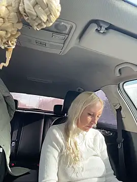 Show modela MerlinDave na web-kameri