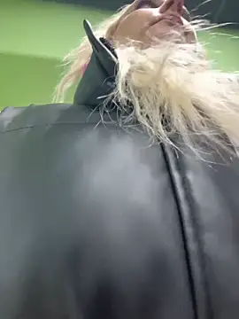 MerlinDave Adlı Modelin Canlı Sohbet Odası