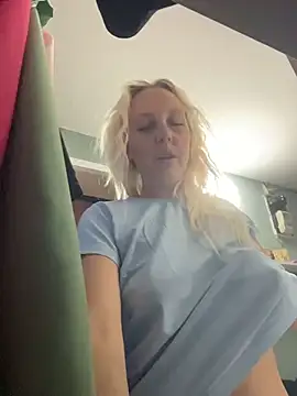 XXX chat uživo modela MerlinDave