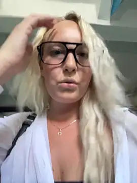 XXX chat uživo modela MerlinDave