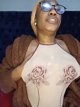 PuneeeLucee's Live XXX Chat
