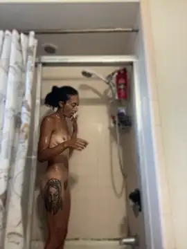 starrynikki's Webcam Show