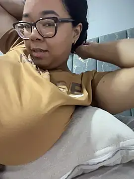 Pertunjukan Kamera Web XMara