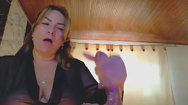 wandarubio Adlı Modelin Canlı XXX Sohbeti
