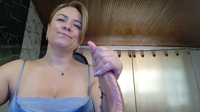 wandarubio Adlı Modelin Canlı XXX Sohbeti