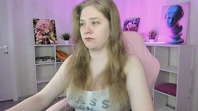 Megan_Violer Adlı Modelin Canlı XXX Sohbeti