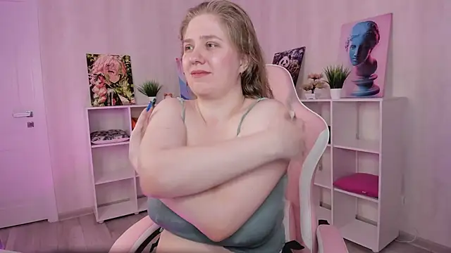 Megan_Violer Adlı Modelin Canlı XXX Sohbeti
