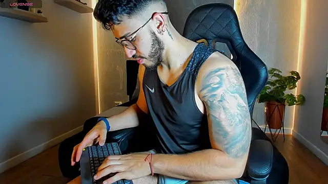 Liam_Kleiin 在線直播表演