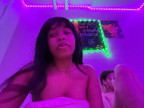 Chat +18 de venusfairys ao vivo