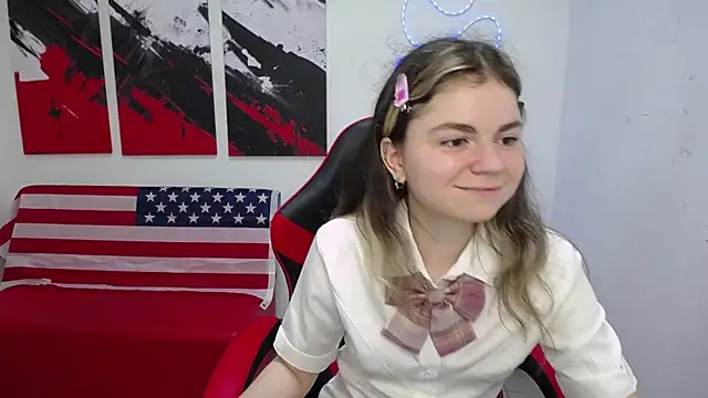 TinaRedly Adlı Modelin Canlı XXX Sohbeti