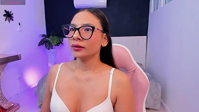 amira_cute2's Live XXX Chat