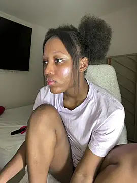 LaylaQueen0_'s Webcam Show