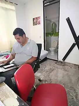 hotandfierylatinos2023 Adlı Modelin Canlı XXX Sohbeti