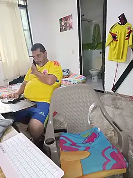 hotandfierylatinos2023: διαδικτυακό σόου στην κάμερα