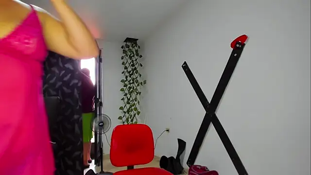 hotandfierylatinos2023のウェブカメラショー