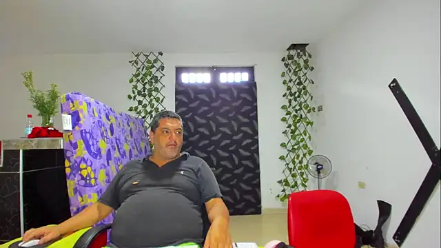 hotandfierylatinos2023 Adlı Modelin Canlı XXX Sohbeti