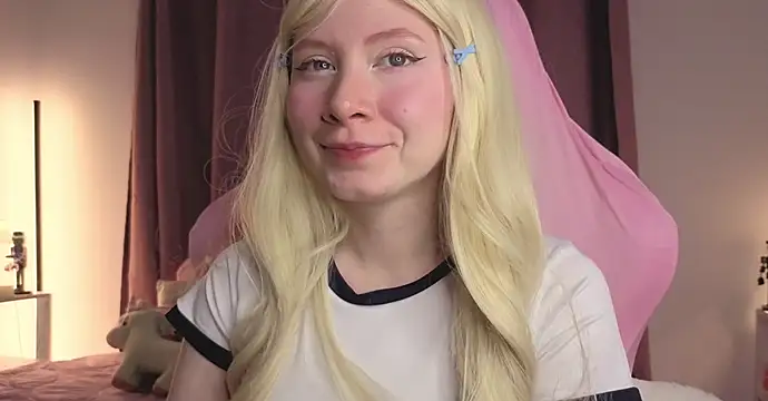 Gin_Lilah Show in webcam