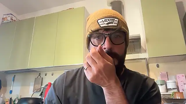 Pokazy przed kamerką – beardo85