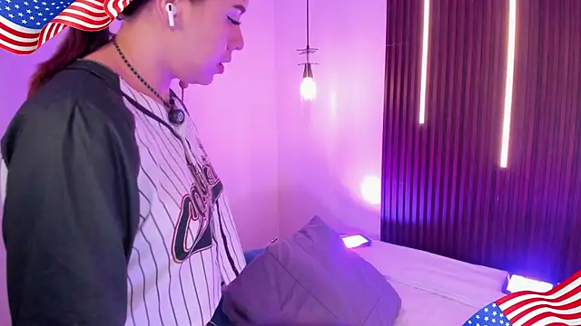 Chatroom XXX en direct de ArianaBaker