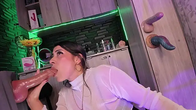 LaureenHills' Webcam Show