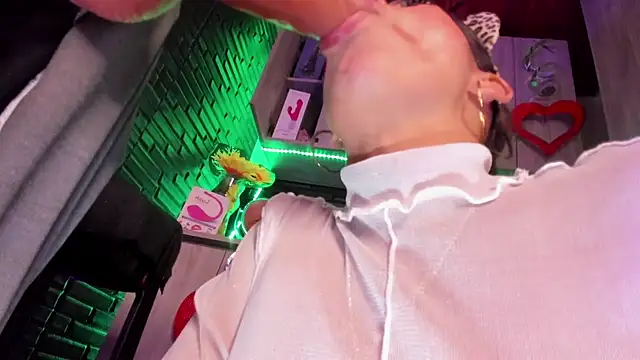 LaureenHills Pertunjukan Webcam