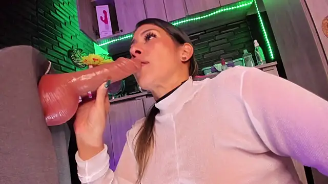 LaureenHills' Webcam Show