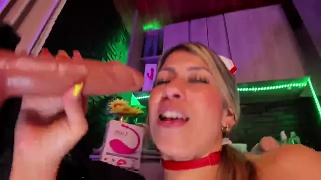 LaureenHills' Webcam Show