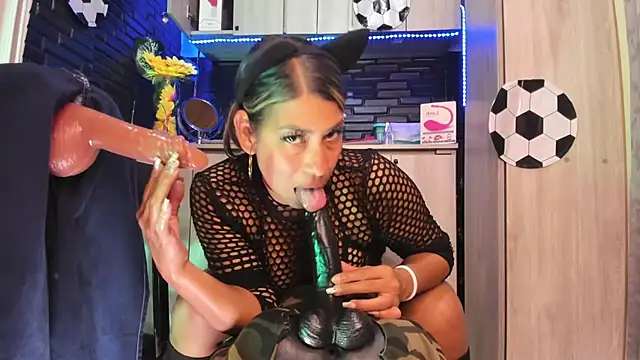 LaureenHills' Live Sex Cam Show